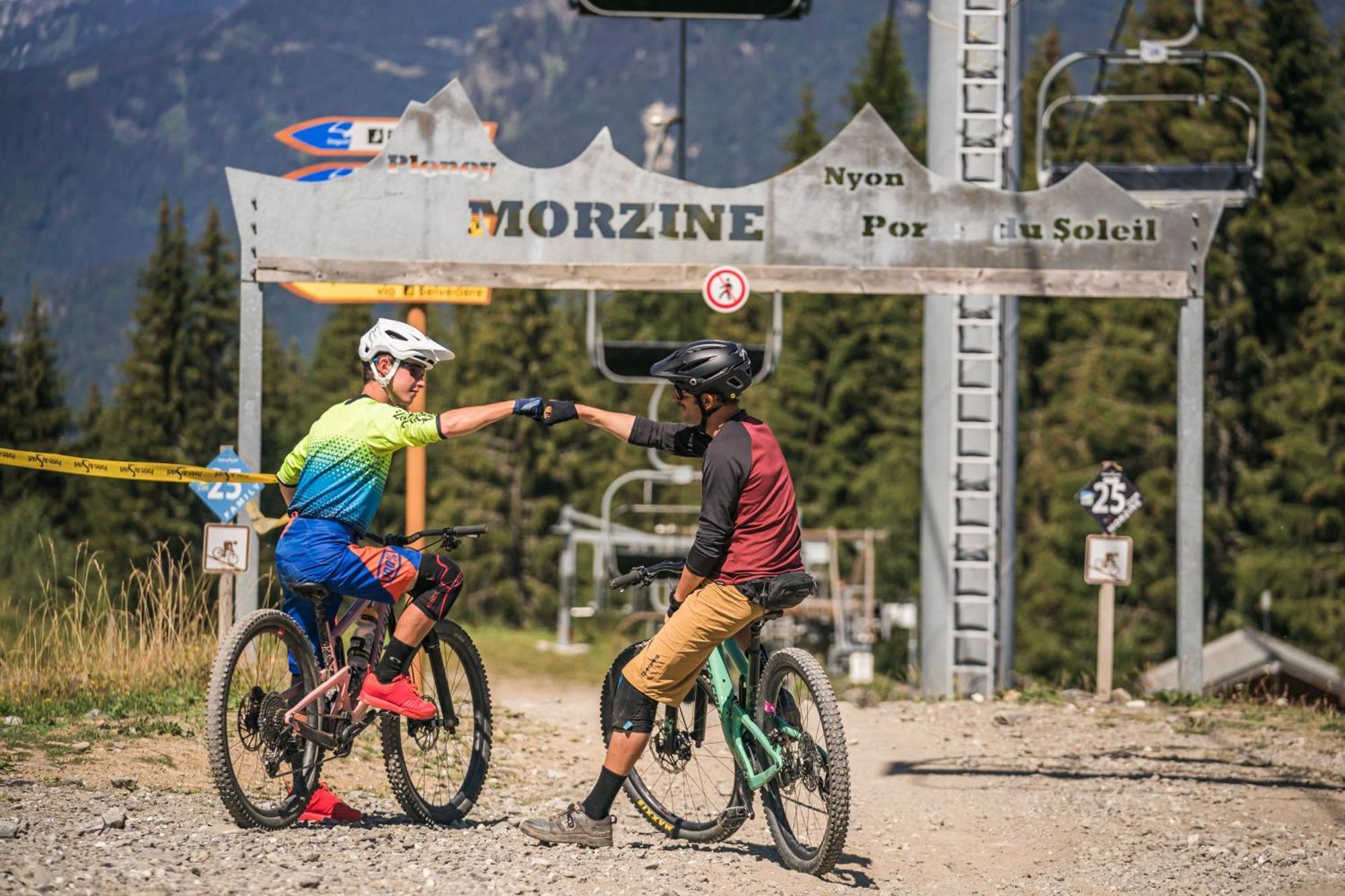 Chalet L'Aberiot モントリオン エクステリア 写真